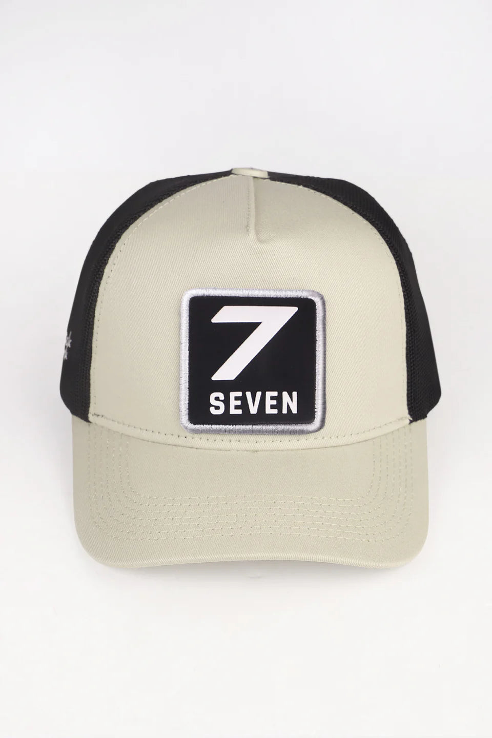 BlackBörk 7 Numara Logolu Bej-Siyah Trucker Şapka
