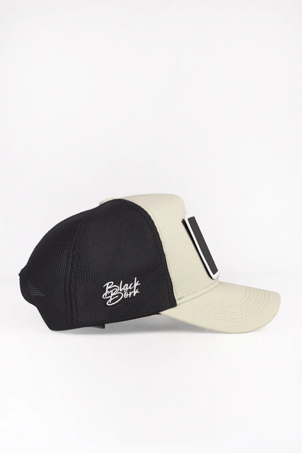 BlackBörk 7 Numara Logolu Bej-Siyah Trucker Şapka