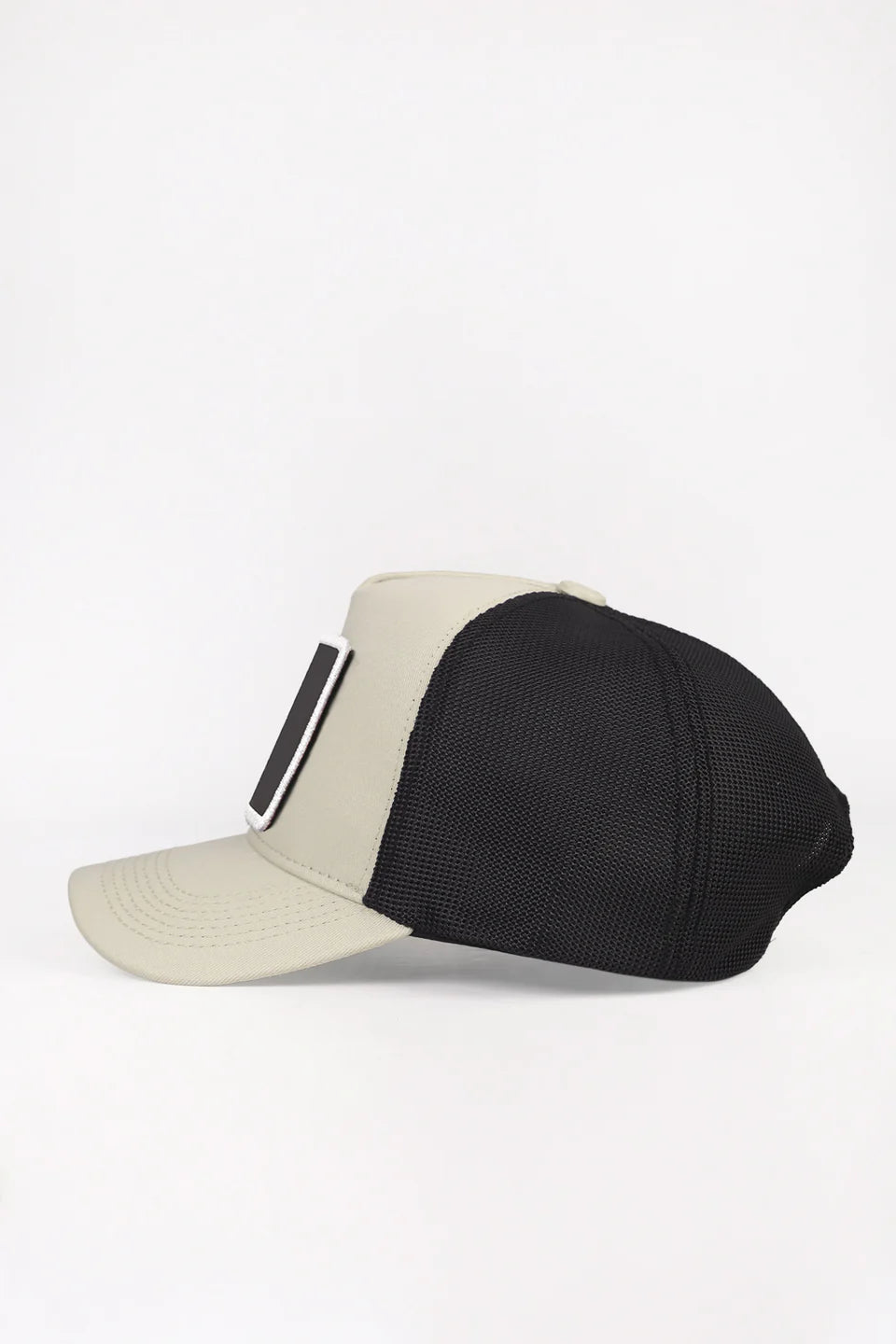 BlackBörk 7 Numara Logolu Bej-Siyah Trucker Şapka
